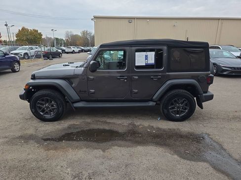 Used 2024 Jeep Wrangler Sport S image 19