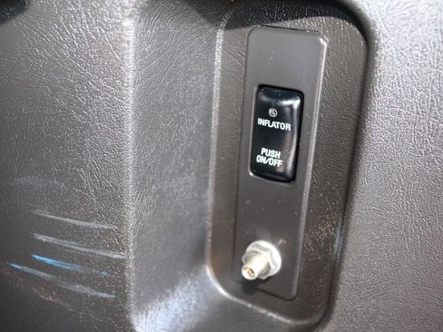 Used 2005 HUMMER H2 w/ Preferred Equipment Group image 62