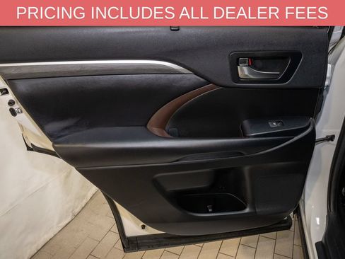 Used 2019 Toyota Highlander Limited FWD image 13