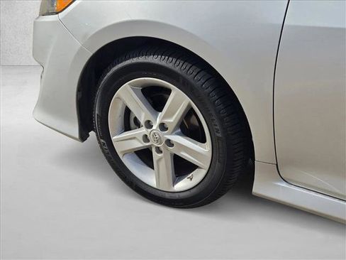 Used 2012 Toyota Camry SE image 16