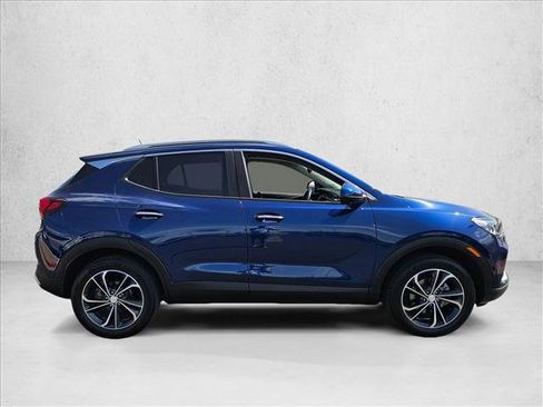 Used 2022 Buick Encore GX Select w/ Advanced Technology Package AWD/4WD image 4