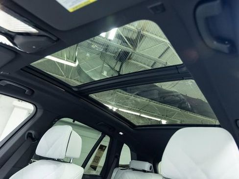 New 2026 BMW X5 xDrive50e AWD/4WD image 16