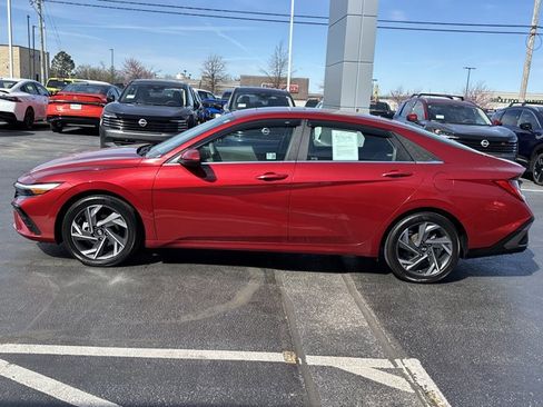 Used 2024 Hyundai Elantra SEL w/ Convenience Package image 7