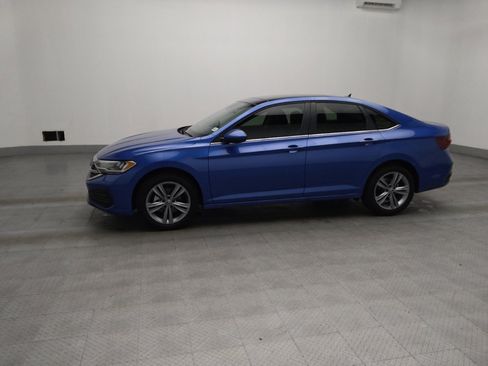 Used 2024 Volkswagen Jetta SE w/ Panoramic Sunroof Package image 2