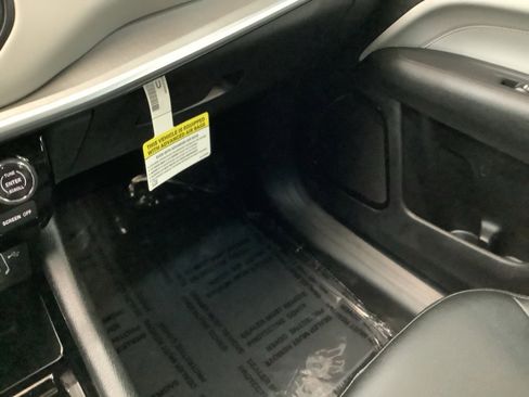 New 2026 Jeep Compass Limited image 24