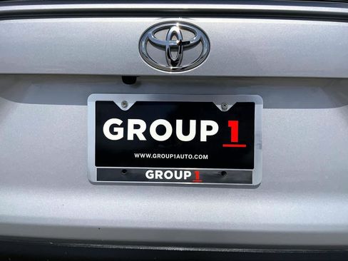 Used 2019 Toyota RAV4 XLE Premium FWD image 10