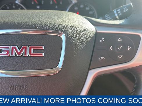Used 2022 GMC Acadia SLT w/ Elevation Edition image 15