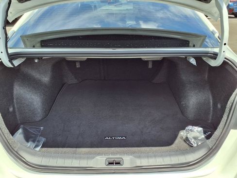 Used 2024 Nissan Altima 2.5 SV w/ SV Premium Package FWD image 19