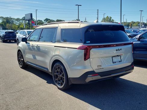 New 2026 Kia Carnival SX Prestige FWD image 4