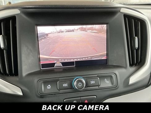 Used 2023 GMC Terrain SLE w/ Driver Convenience Package image 10