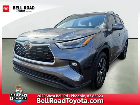 Used 2023 Toyota Highlander XLE image 1