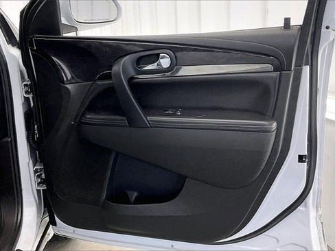 Used 2017 Buick Enclave Leather image 21