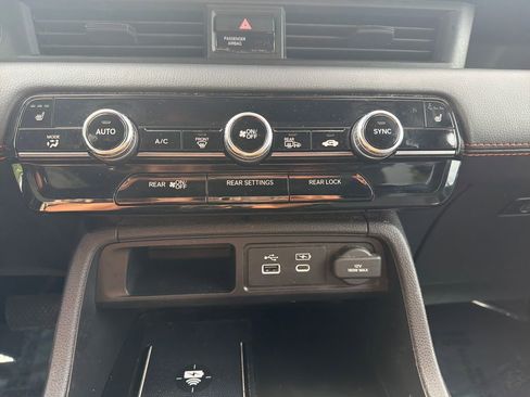 Certified 2024 Honda Pilot TrailSport image 15