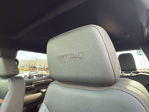 Used 2023 GMC Sierra 1500 AT4 image 13