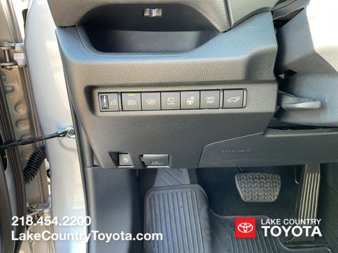 Used 2025 Toyota RAV4 XSE w/ Advanced Technology Package AWD/4WD image 26