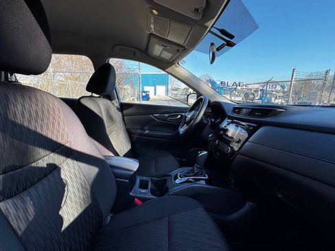 Used 2017 Nissan Rogue S FWD image 13