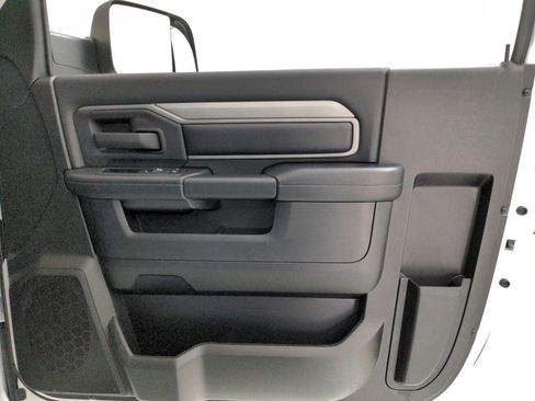 Used 2022 RAM 3500 Tradesman image 35