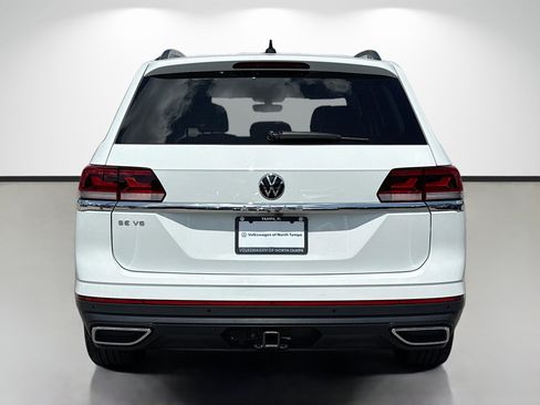 Used 2023 Volkswagen Atlas SE w/ Panoramic Sunroof Package FWD image 4