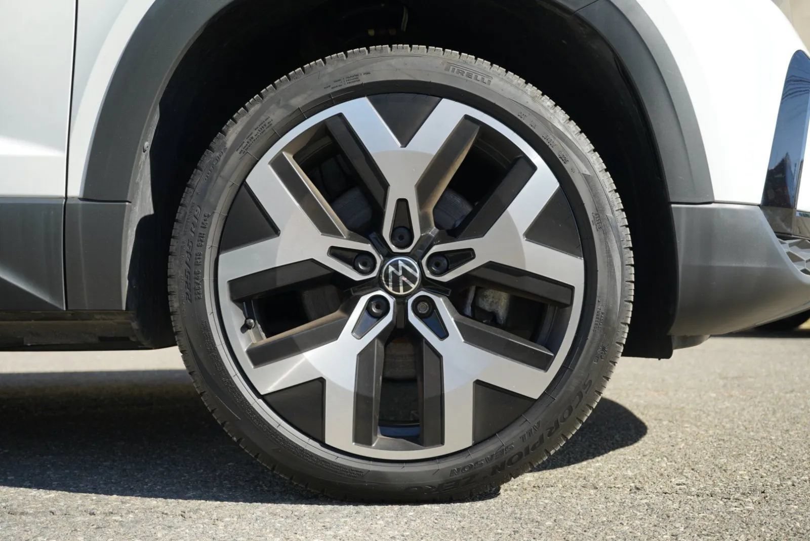 Used 2023 Volkswagen Taos SEL AWD/4WD image 17