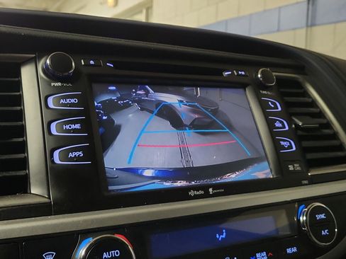 Used 2014 Toyota Highlander XLE image 33