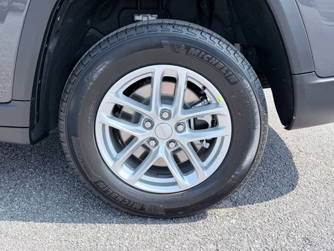 New 2026 Jeep Grand Cherokee L Laredo RWD image 33