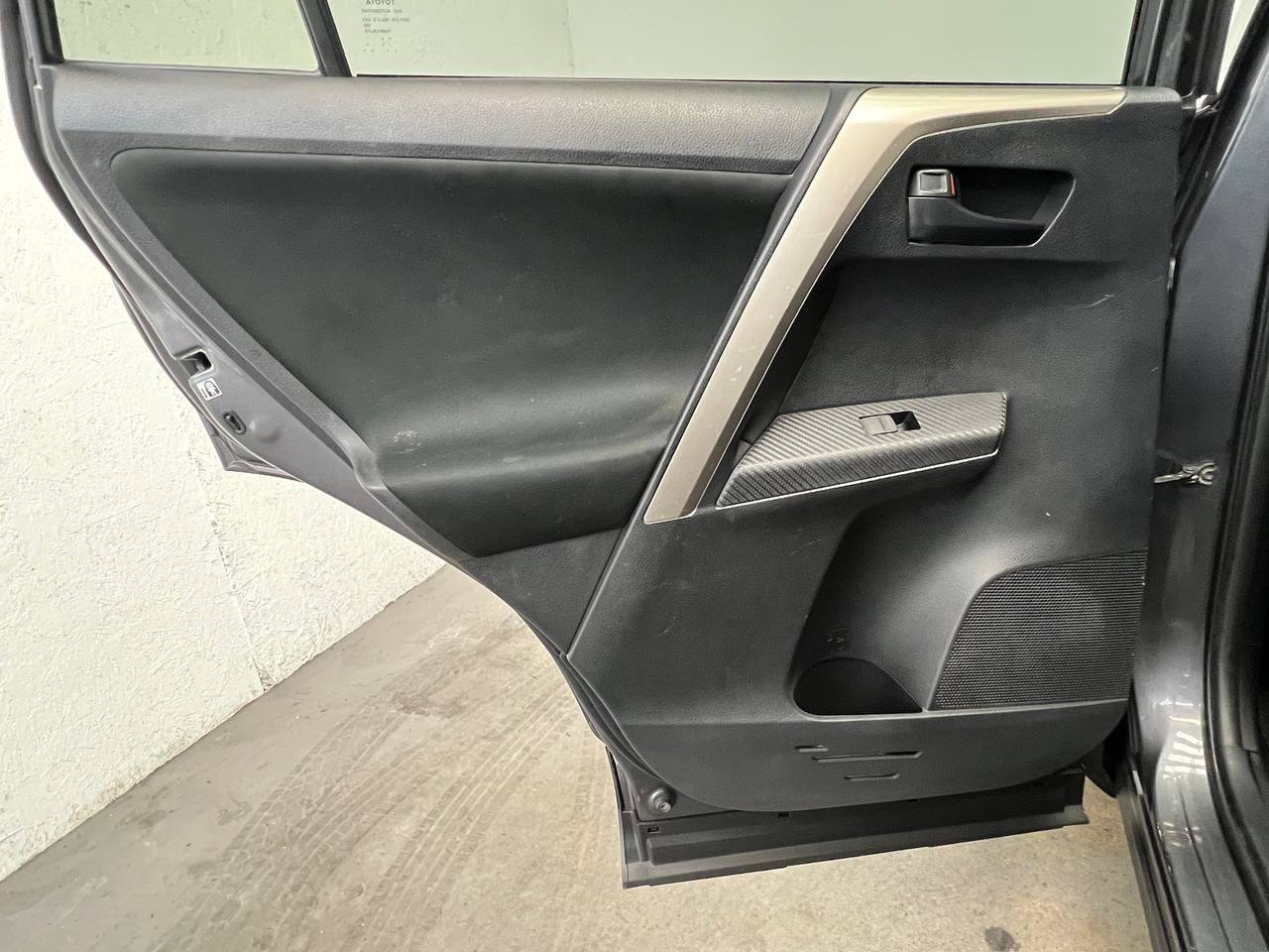 Used 2013 Toyota RAV4 XLE FWD image 9