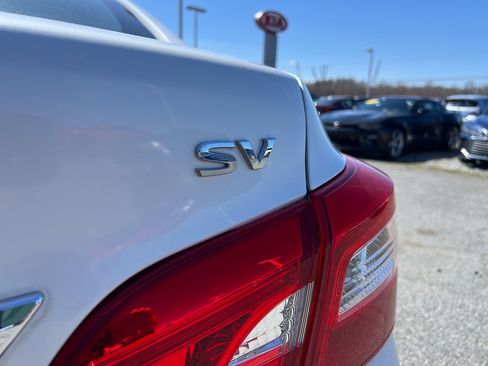 Used 2017 Nissan Sentra SV image 5