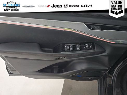 Used 2024 Jeep Wagoneer Launch Edition AWD/4WD image 12