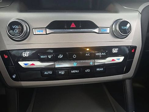 Used 2021 Ford Explorer XLT w/ Equipment Group 202A AWD/4WD image 22