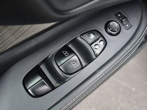 Used 2018 Nissan Murano S image 27