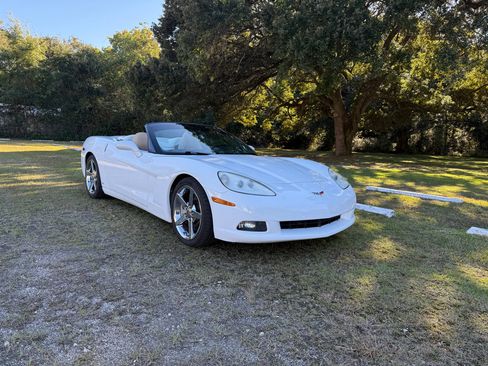 Used 2007 Chevrolet Corvette Convertible w/ Preferred Equipment Group image 4