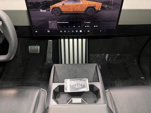 Used 2024 Tesla Cybertruck Cyberbeast AWD/4WD image 15