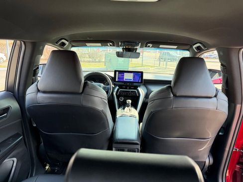 Used 2024 Toyota Venza Nightshade image 17