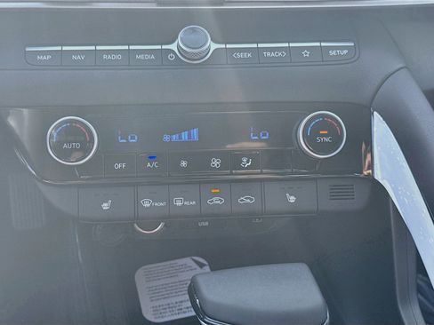 New 2026 Hyundai Elantra Limited FWD image 12