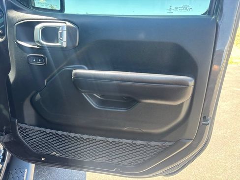Used 2019 Jeep Wrangler Unlimited Sport S AWD/4WD image 19
