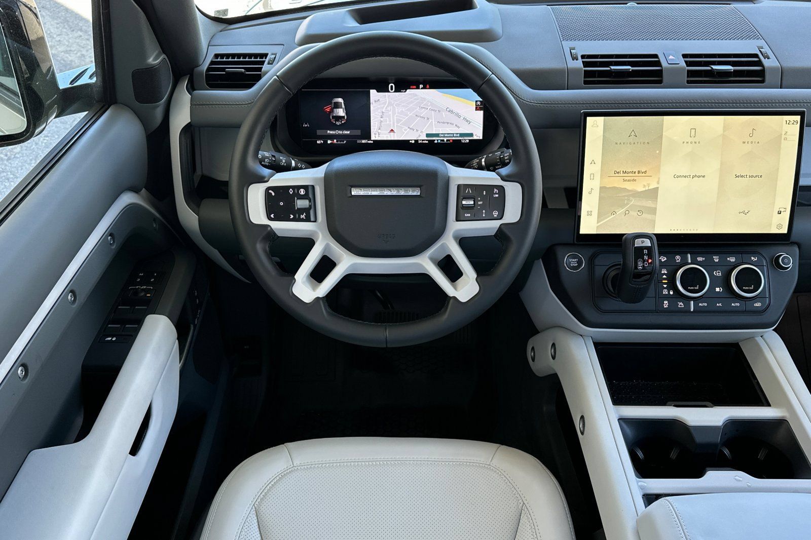 New 2026 Land Rover Defender 110 X-Dynamic SE AWD/4WD image 14