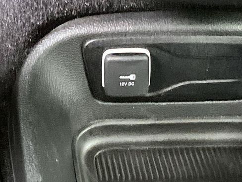 Used 2025 Chrysler Pacifica Select FWD image 23