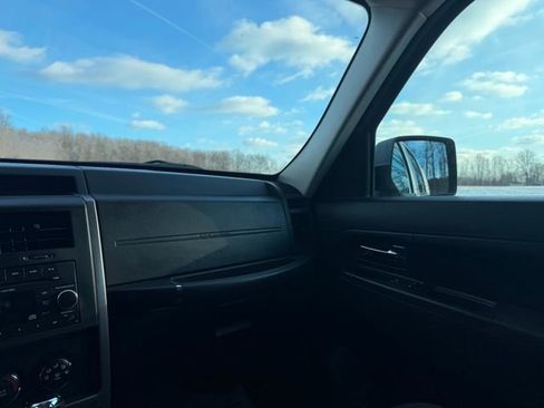 Used 2012 Jeep Liberty Sport image 10