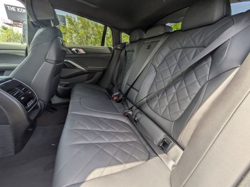 Used 2025 BMW X6 xDrive40i image 13
