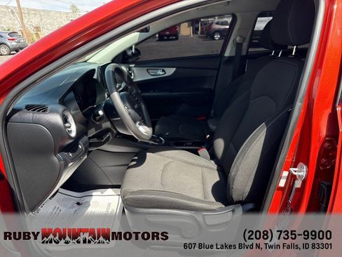Used 2023 Kia Forte LXS FWD image 11