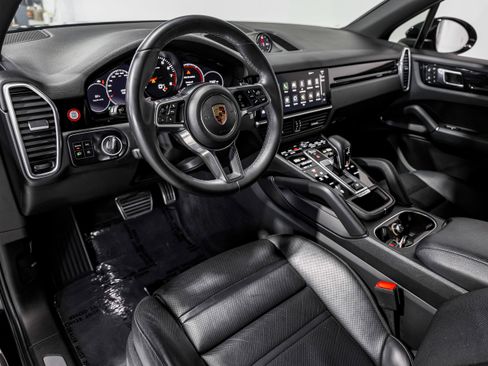 Used 2022 Porsche Cayenne S image 10