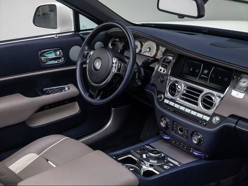 Used 2020 Rolls-Royce Dawn RWD image 41