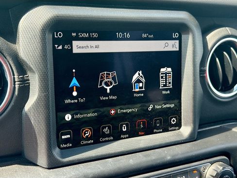 Used 2022 Jeep Wrangler Unlimited Sahara w/ Cold Weather Group AWD/4WD image 13