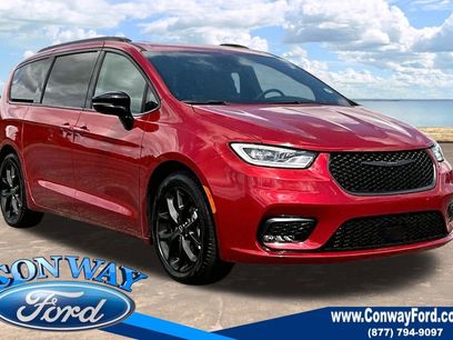 Used 2025 Chrysler Pacifica Limited