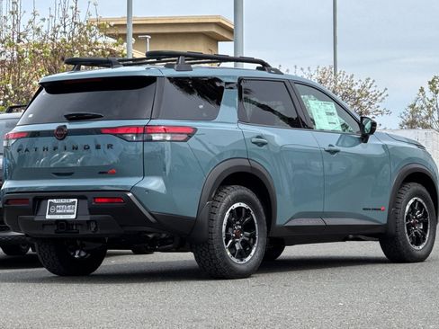 New 2026 Nissan Pathfinder Rock Creek image 4