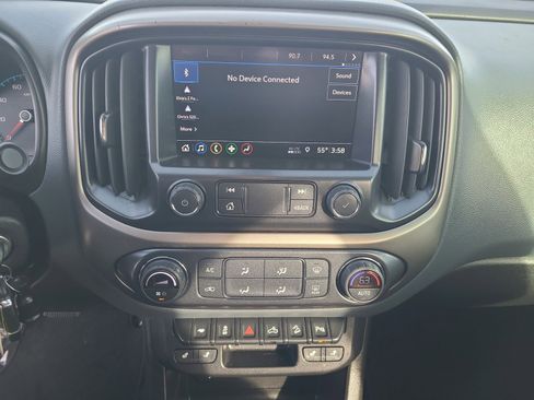 Used 2022 Chevrolet Colorado Z71 w/ Z71 Midnight Edition image 18