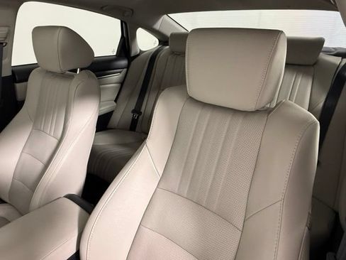 Used 2021 Honda Accord Touring image 31