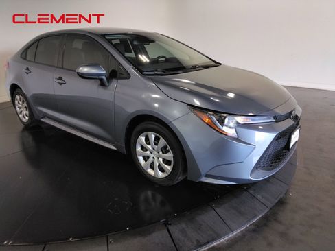Used 2022 Toyota Corolla LE FWD image 3