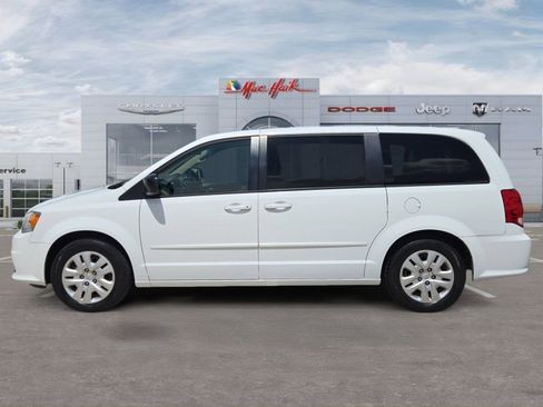 Used 2015 Dodge Grand Caravan SE w/ Quick Order Package 29E SE FWD image 2