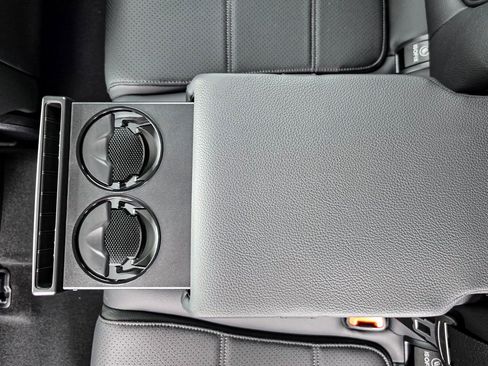 New 2025 Mercedes-Benz GLC 350e 4MATIC image 28